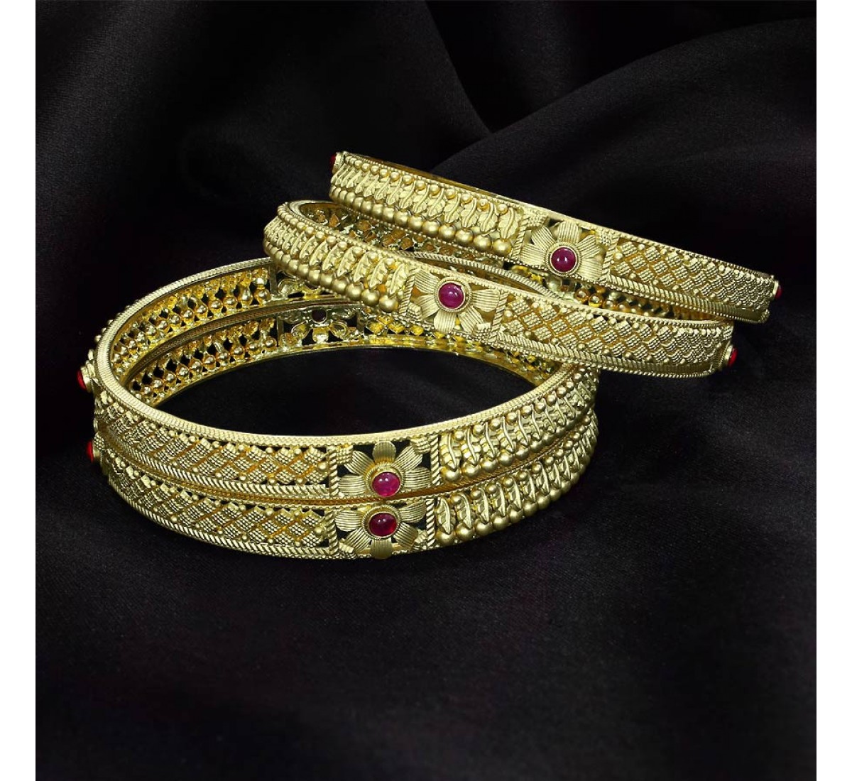 Exquisite Jowaki Gold Bangles